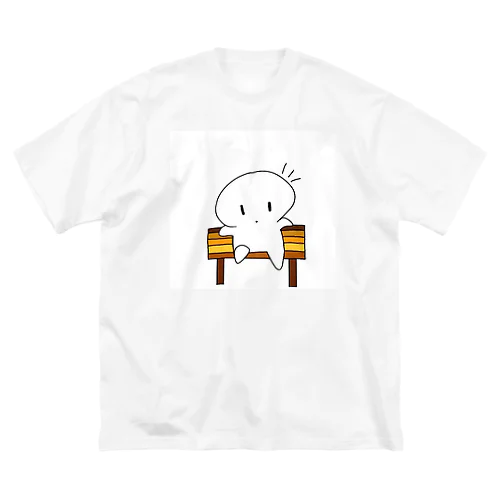 ベンチに座るかわいこちゃん Big T-Shirt