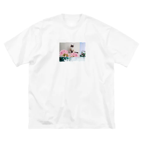 シャム猫とバラと Big T-Shirt