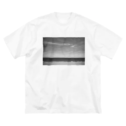 海水浴場の海と空と雲 ビッグシルエットTシャツ