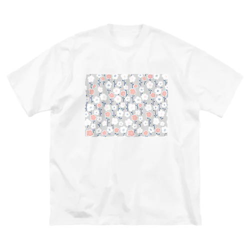 白とピンクのいっぱいの花 ビッグシルエットTシャツ