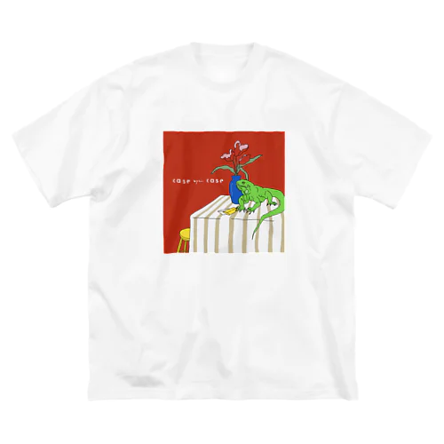 青い花瓶とイグアナ Big T-Shirt