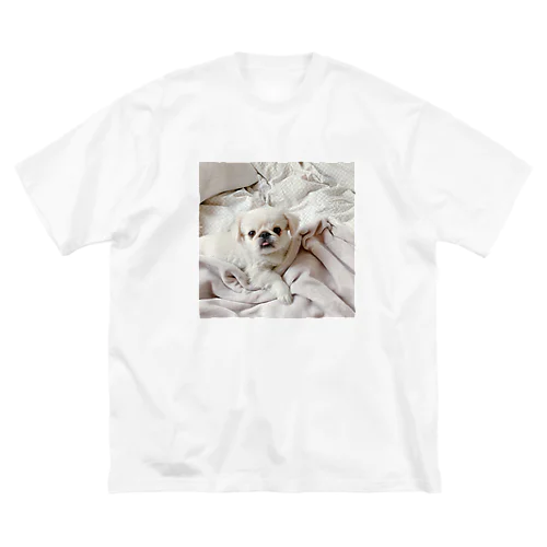 添い寝に誘う犬 ビッグシルエットTシャツ