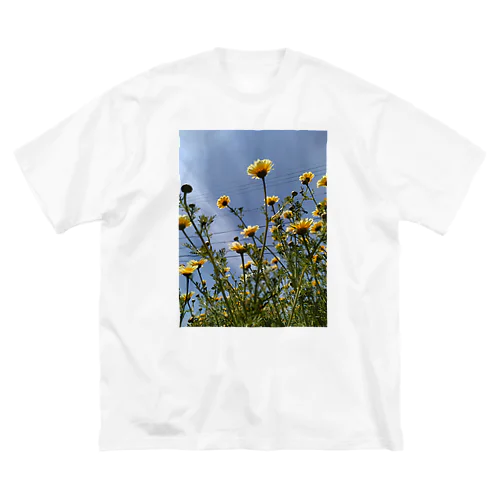 黄色い春菊の花 ビッグシルエットTシャツ
