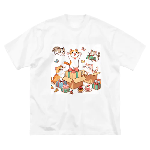 プレゼントを開けて喜ぶ可愛い猫たち Big T-Shirt