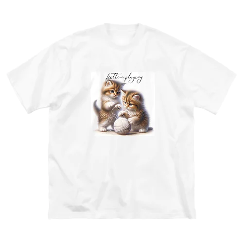 毛糸玉と子猫 Big T-Shirt