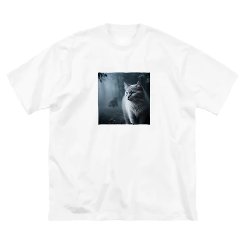 「境界を見つめる猫の眼差し」 ビッグシルエットTシャツ