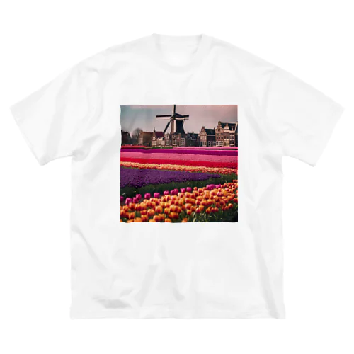 オランダのチューリップ畑と風車のある風景 ビッグシルエットTシャツ