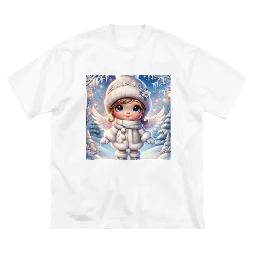 冬の微笑み：雪景色を照らす天使の子 ビッグシルエットTシャツ