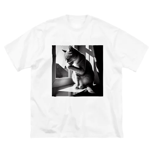 毛づくろい猫 Big T-Shirt