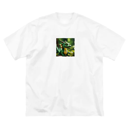 新緑の森で木漏れ日を浴びて喜んでいる竜 Big T-Shirt