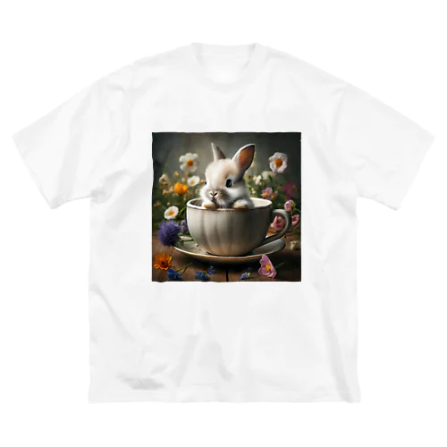 ティーカップのうさぎちゃん Big T-Shirt