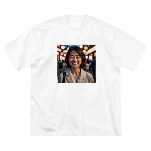 笑顔の熟女 ビッグシルエットTシャツ