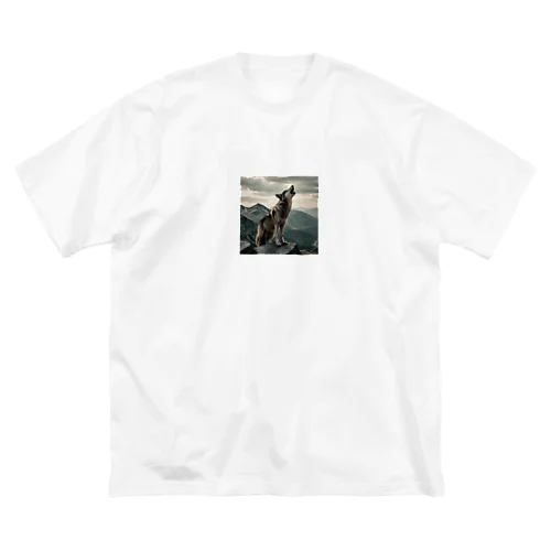 狼が山の頂で咆哮」 Big T-Shirt