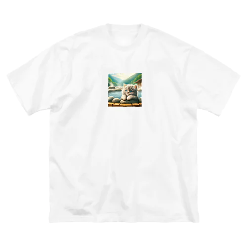 子猫の温泉旅行 Big T-Shirt