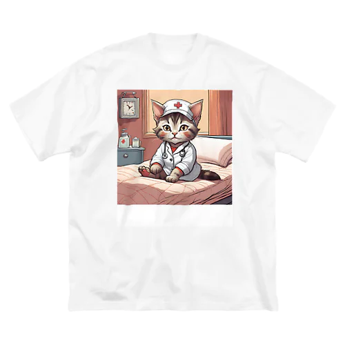 看護師気分の子猫1 Big T-Shirt