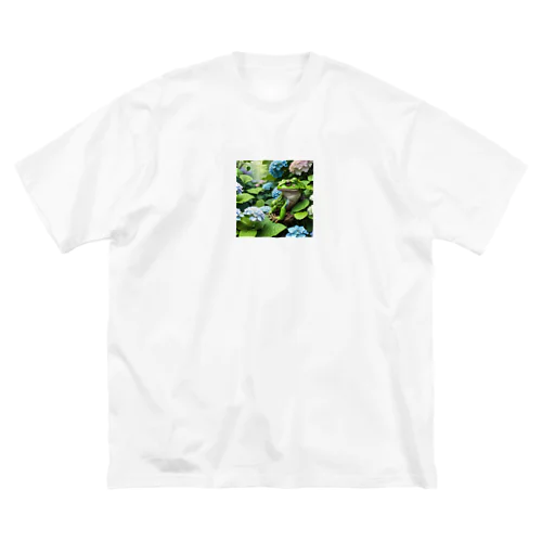 アジサイの茂みから聞こえてくるカエルの鳴き声 Big T-Shirt