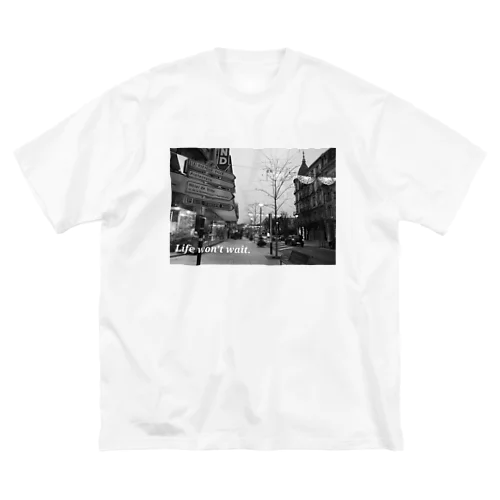 おしゃれな町並み写真デザイン ビッグシルエットTシャツ