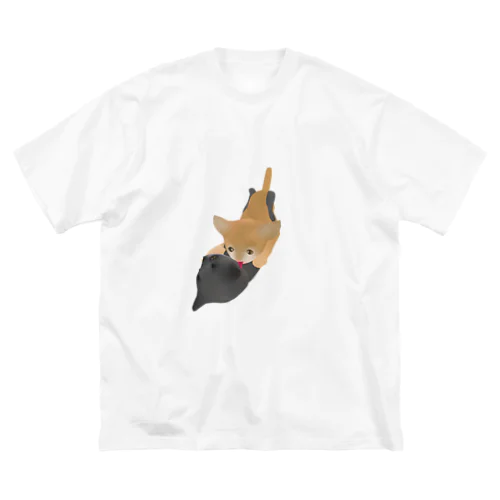 毛づくろいする猫 ビッグシルエットTシャツ