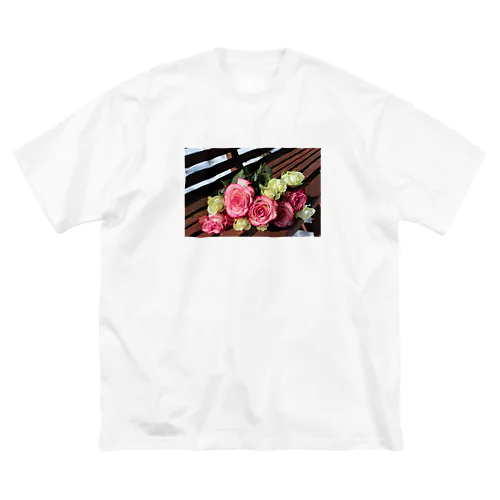 黄色の薔薇は金運アップの花 ビッグシルエットTシャツ