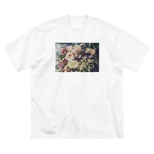 薔薇の花束を。 Big T-Shirt