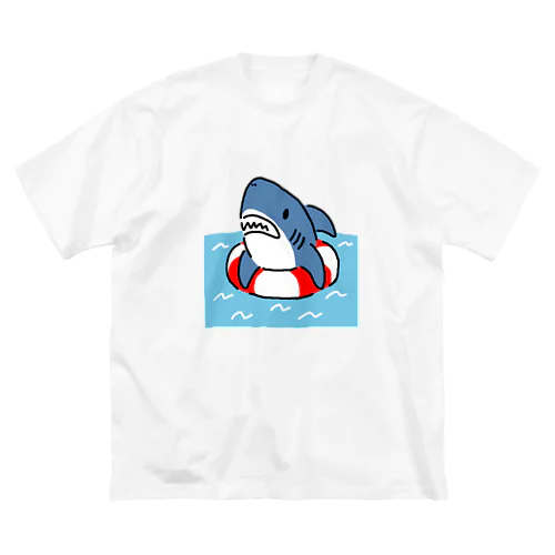 うきわでうかぶサメ Big T-Shirt