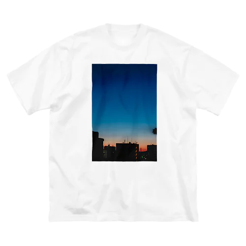 夜のはじまり Big T-Shirt