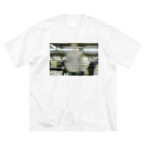 某駅にて Big T-Shirt