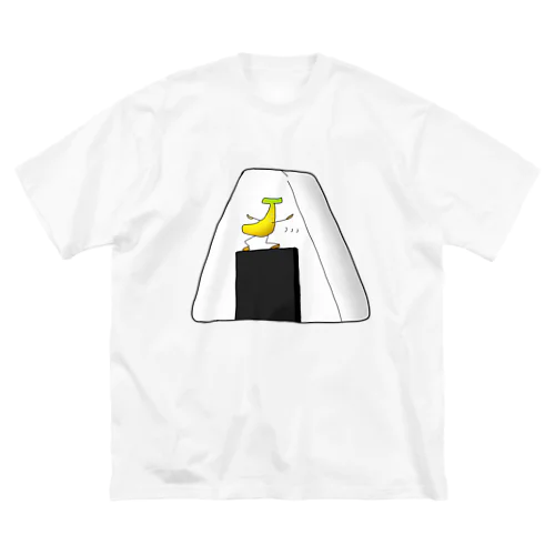 おにぎりに登るバナナ Big T-Shirt