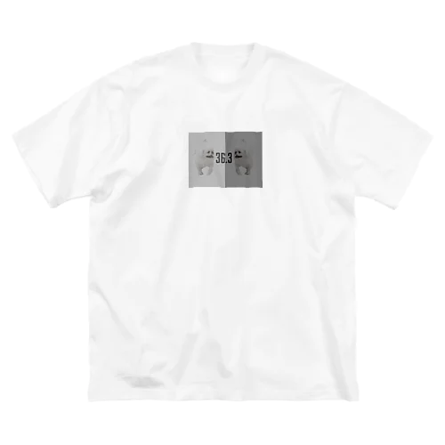 36.3 モノクロペキちゃん Big T-Shirt