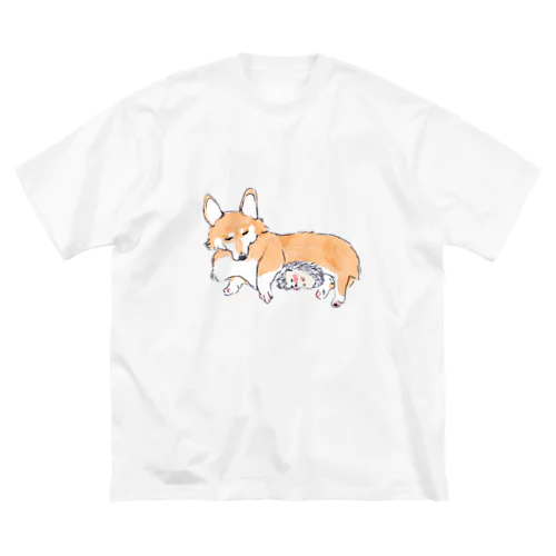 オリジナル　犬に温めてもらうハリネズミのソフィー。 ビッグシルエットTシャツ