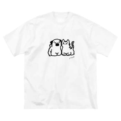 並んで座るパグとねこ Big T-Shirt