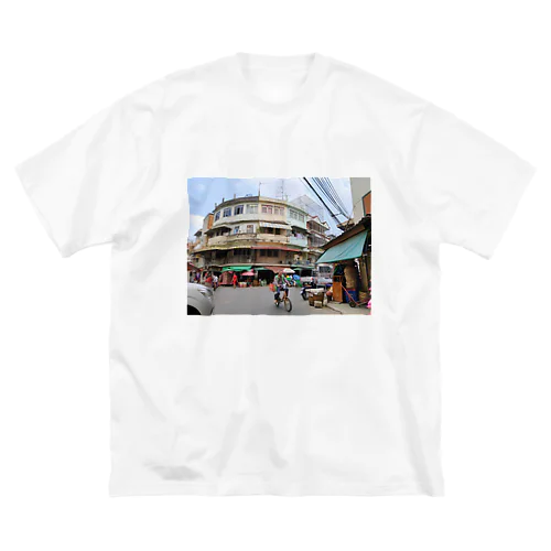 アジア、タイの街角おじさん ビッグシルエットTシャツ