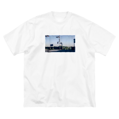 夏の空気、河川敷 Big T-Shirt
