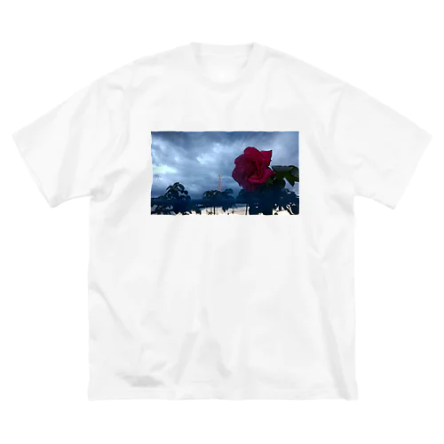 曇り空に咲く Big T-Shirt
