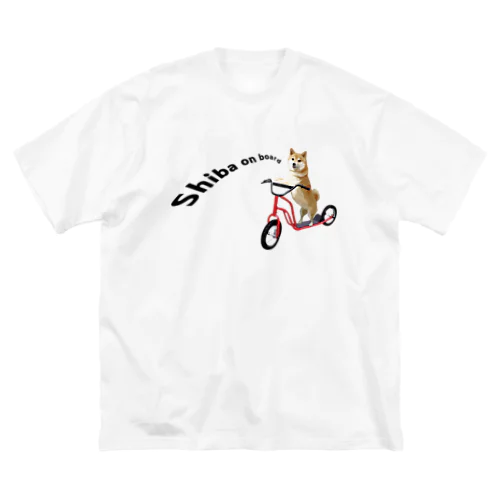 キックボードに乗った柴犬 ビッグシルエットTシャツ