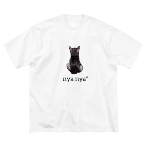 バックショットねこ(アンダーロゴ黒) Big T-Shirt