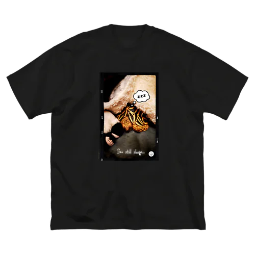 とらぞうの『まだ眠いよ』デザイン Big T-Shirt