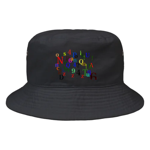 アルファベットと数字の洪水 Bucket Hat