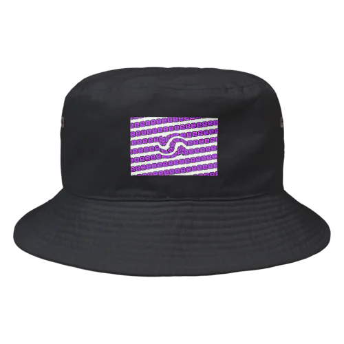 時空が歪んだe Bucket Hat