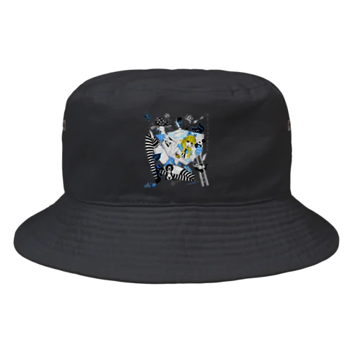 WEARHOUSE 家を着る少女とウサギ人形のマッドポップ Bucket Hat