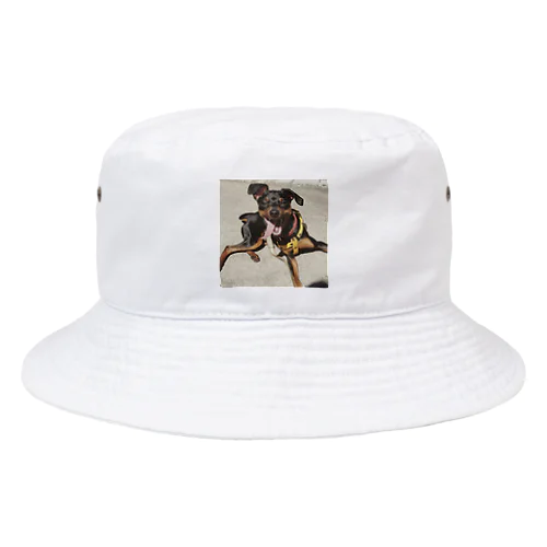 じろ Bucket Hat