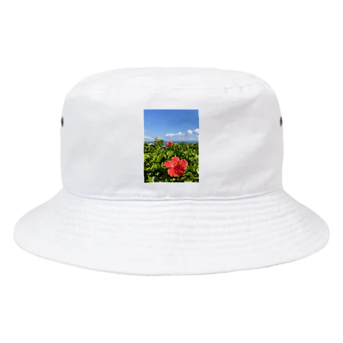 沖縄の海とハイビスカス Bucket Hat