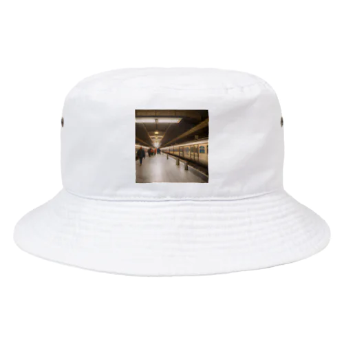 夜更けのプラットホーム Bucket Hat