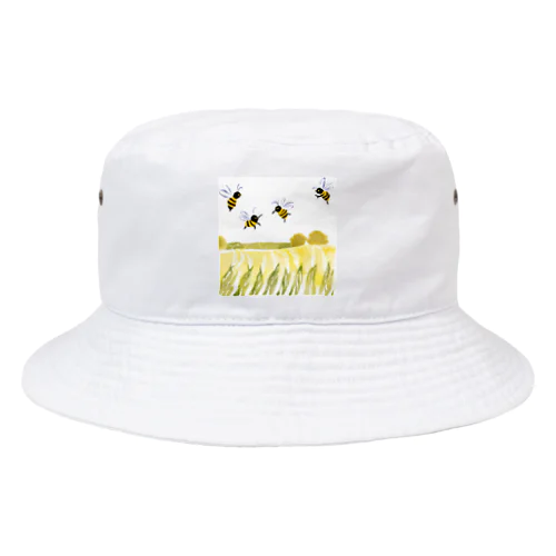 野山を飛び回るビーちゃんたち Bucket Hat