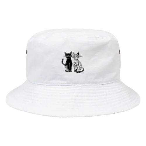 白と黒の二匹の猫 Bucket Hat