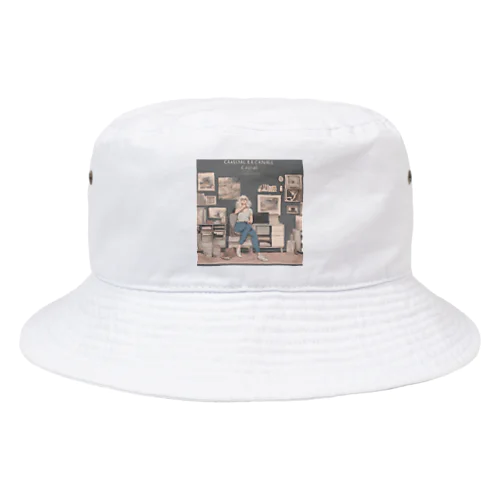 ノドに何か Bucket Hat