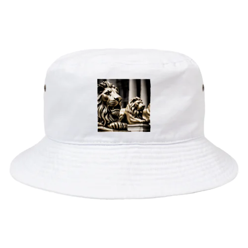 鎮座する金獅子 Bucket Hat