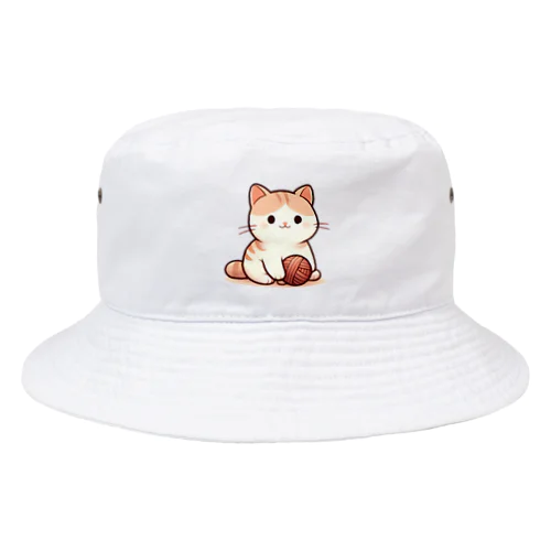 ふわふわの愛らしい猫ちゃんと毛糸玉 Bucket Hat