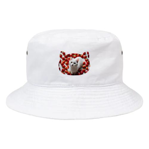 いちごねこ Bucket Hat