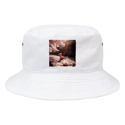 春の夕暮れに広がる桜の影に包まれて喜んでいる竜 Bucket Hat